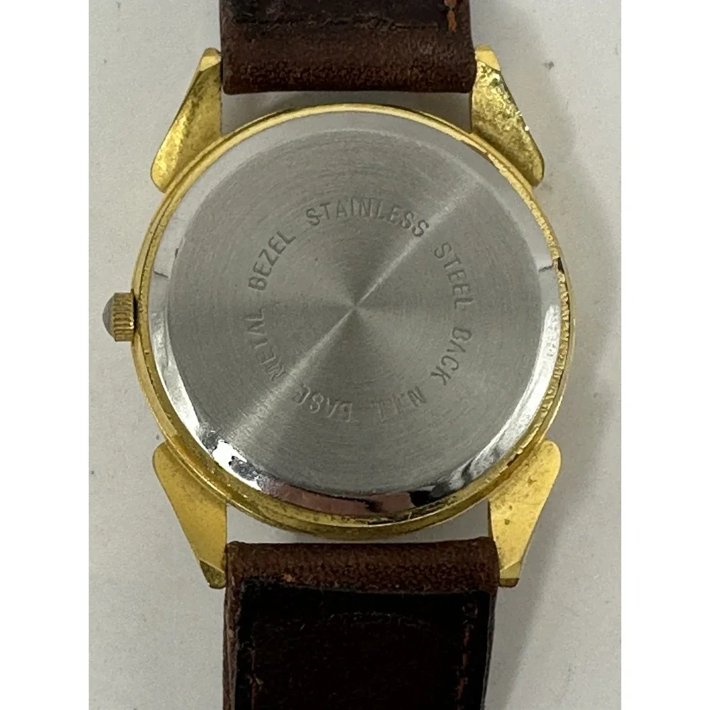 NII‎ Santa Claus Playing Basketball Watch New Battery 31MM 7.25